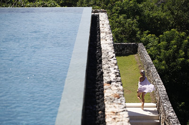 Papier peint Vers la piscine