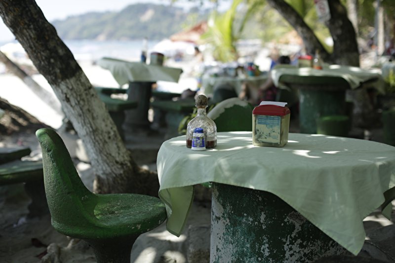 Papier peint Table en pierre